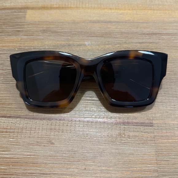 Jacquemus Tortoise Sunglasses - Picture 2 of 7